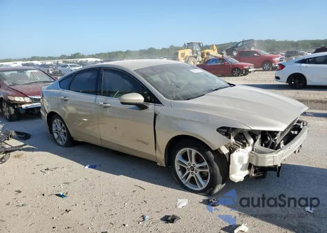 2019 Ford Fusion Se z USA, uszkodzony, nr VIN 3FA6P0LU6KR172658